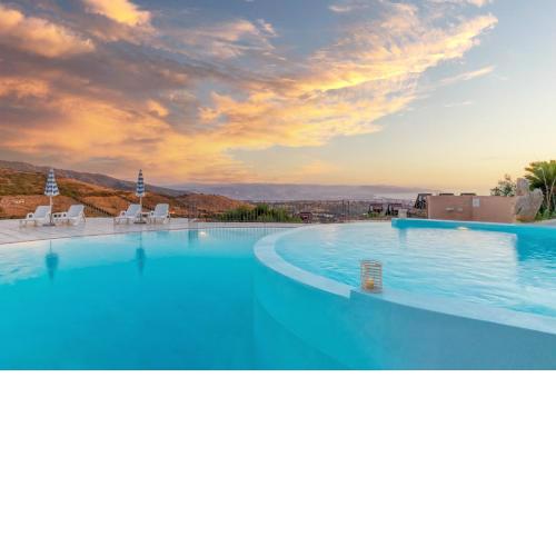 Residence Pala Stiddata with panoramic swimming pool