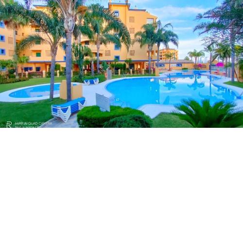 Residencial junto a la playa y centro