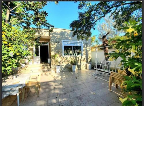 Residential villa with garden in center of Tirana