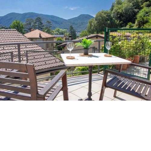 Residenza Delfini - nido romantico con vista lago