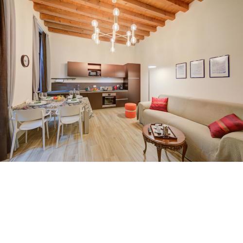 Residenza Faust-Historical Center Salò - Happy Rentals