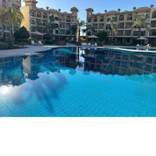 Resort-Style Luxury Chalet with Pool and Sea View in Sahl Hasheesh