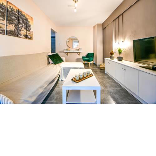 Retreat to a Stylish apt in the Centre of Athens