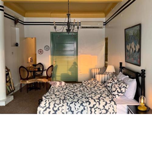 Retro Nile View apartment
