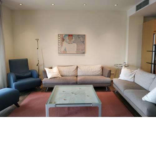 "RETRO" Spacious Apartment at the Top of Aristotelous St Magnificent view