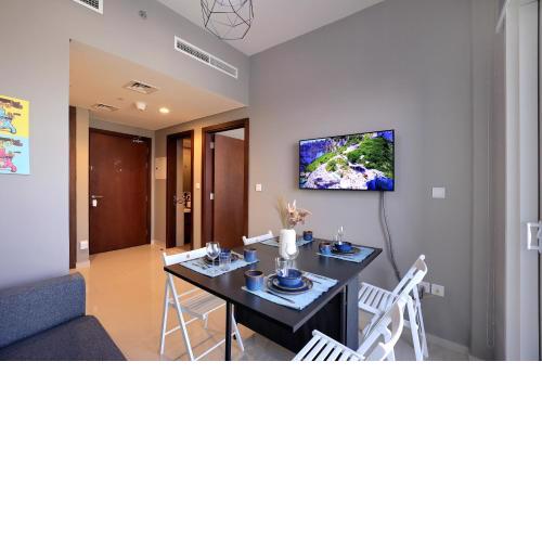 Reva Residences - 5 min to City Center Downtown - views to the Canal