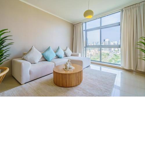 Reverie Stays - Spacious Panoramic 1BR with Green Views - Sleeps 3