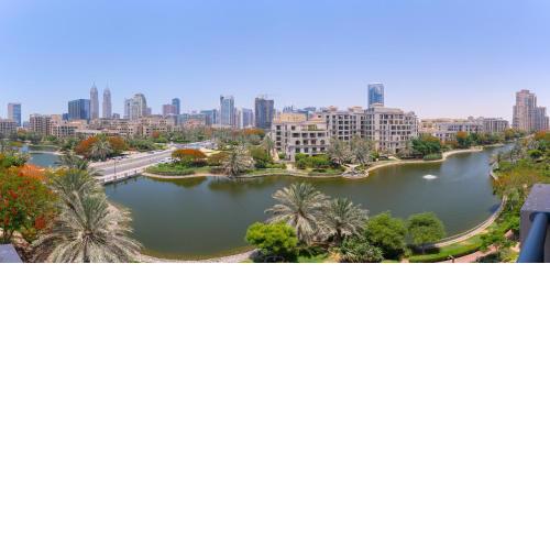 RH - Beautiful canal view, Sleek & spacious Studio, central location