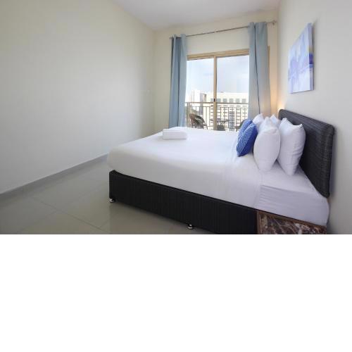 RH- Bright 1BR in JVC, near Circle mall