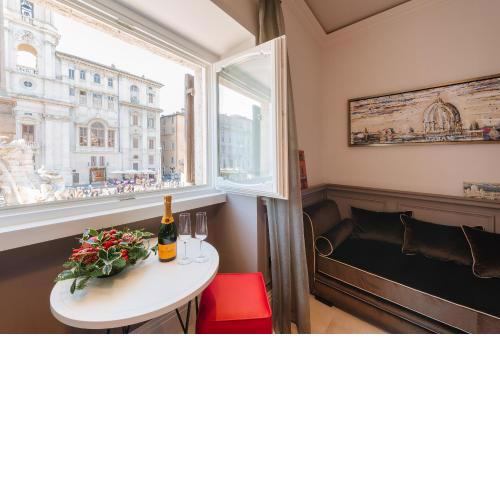 Rhea Silvia Luxury Navona