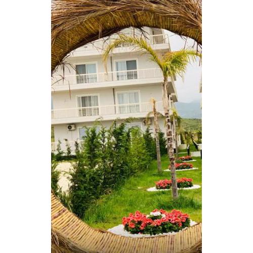 R&I Sea and Mountain View Apartments Radhimë