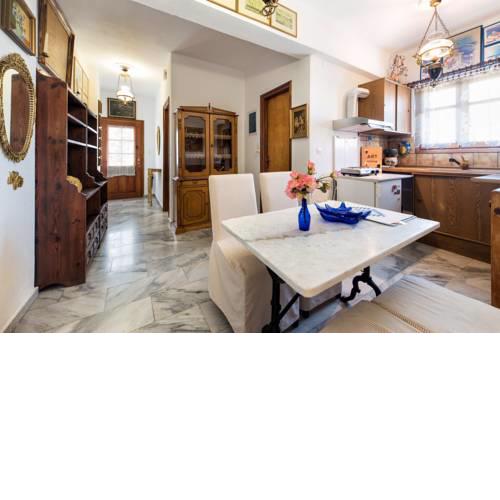 Ricos Two Bedroom House - Naoussa Paros