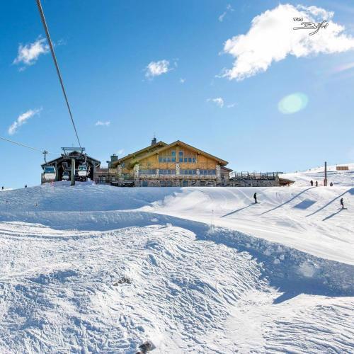 RIFUGIO STOPPANI al Grostè