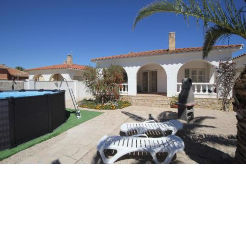 Riumar 'Cormoran', 290m to beach, private pool, On-Site-Service, dog beach