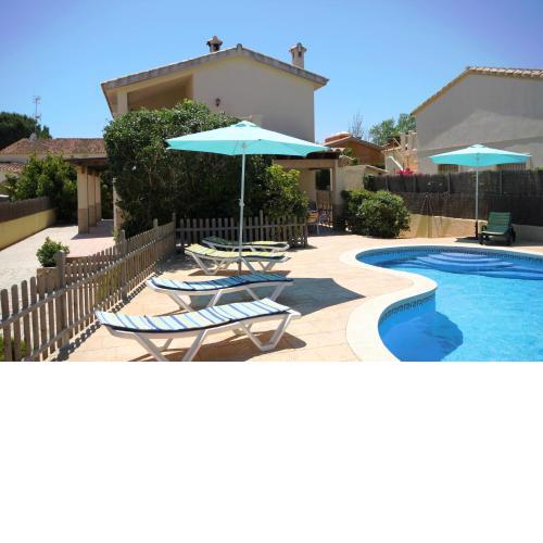 Riumar "Eva", 300m to beach, private pool, On-Site-Service, dog beach
