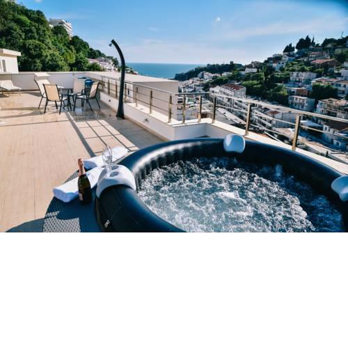 Riva Luxury