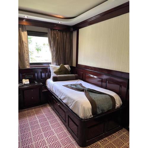 الباخرة ريفر بوت river boat
