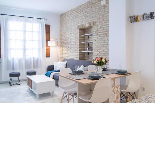 RIVERSIDE TRIANA APARTMENT (3BEDR, 2BATH, WIFI and AC)