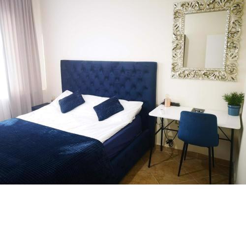 Riviera Deluxe Apartments