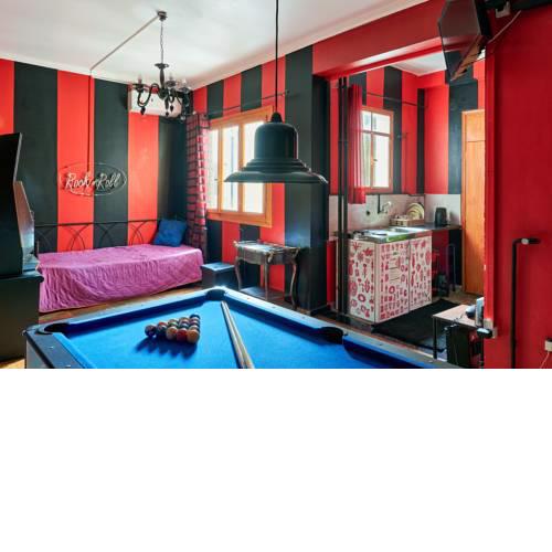 Rock n' Roll 2 Double Bed Flat