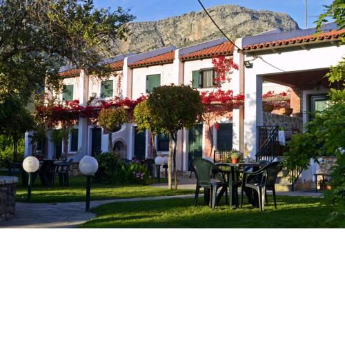 Romalea's cottages