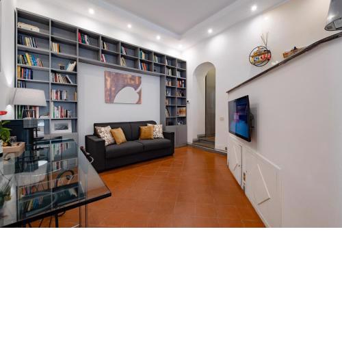 Roman Forum Apartment - The Heart of Rome