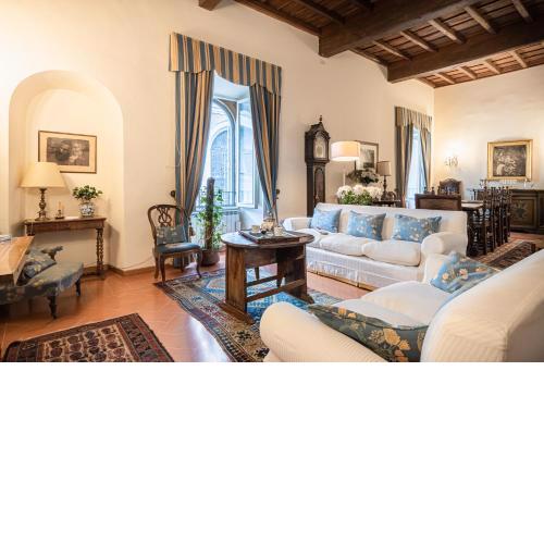 Roman Holiday apartment for 6 by Piazza Navona