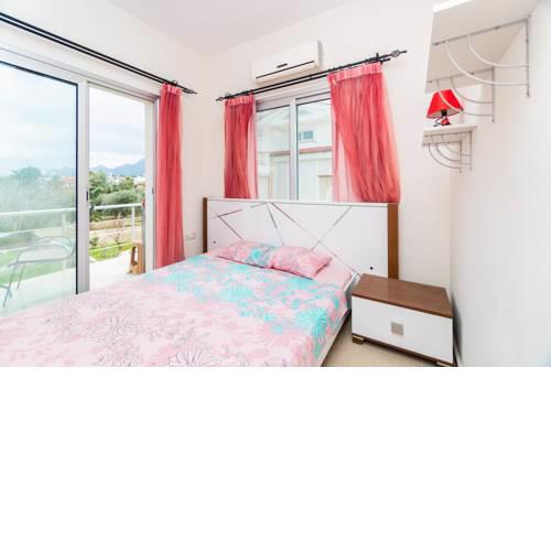 Romantiс Two-Bedroom Apartment with Sea View (Dolce Vita 7-6)