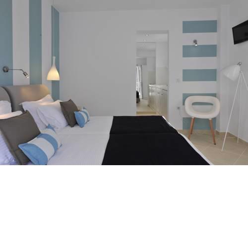 Romantica Suites