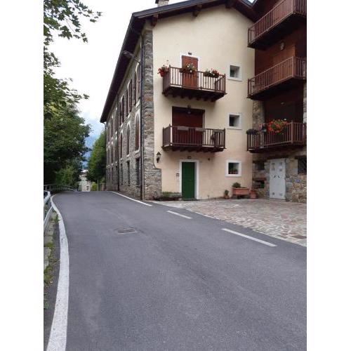 ROMANTICO APPARTAMENTO A PONTE DI LEGNO