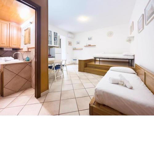 Rome Studio, Metro+Train to FCO