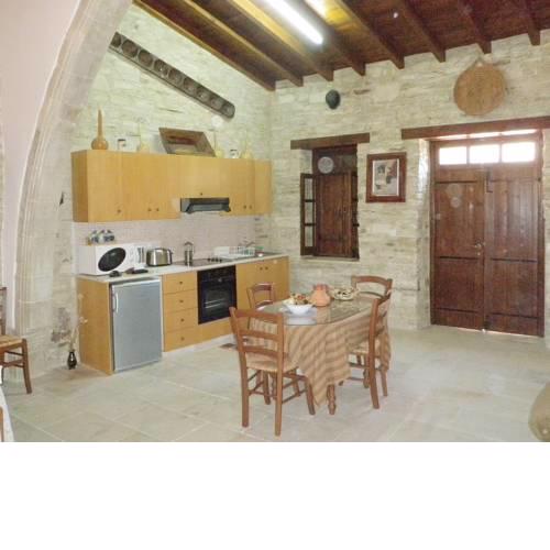Romios Apartments