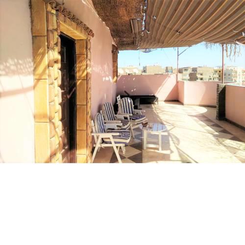 Roof Apartment Mariam