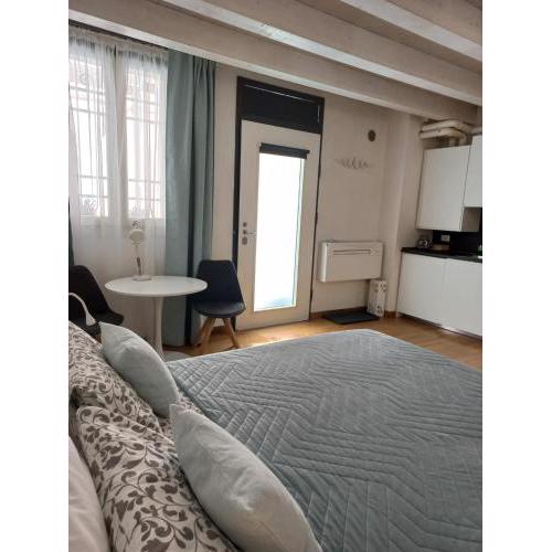 Room 28