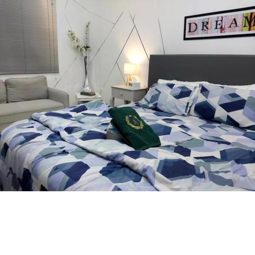 Room in An Apartment with Park View R3