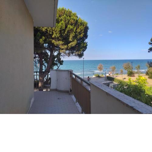 Room in BB - Quadruple room a stones throw from the sea - Ideal for a relaxing holiday