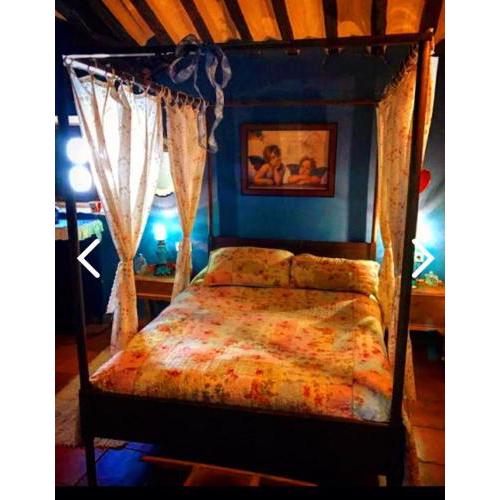 Room in Guest room - Beautiful rural house in Valeria