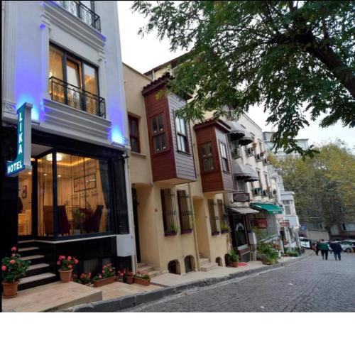Room in Guest room - Lika Hotel - Beautiful Standard Double or Twin Room in Center Istanbul