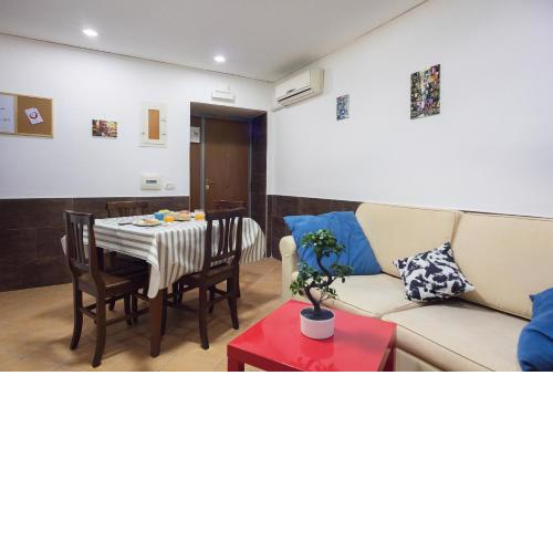 (Room in Naples) Casetta Decumani