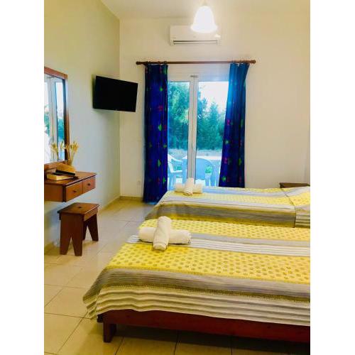 Room in Studio - 1 bedroom Banos Apartment and Swimming Pool