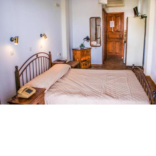 Room in Studio - Amorani Studios is a few steps from the bus stop, 200m from the square of quain