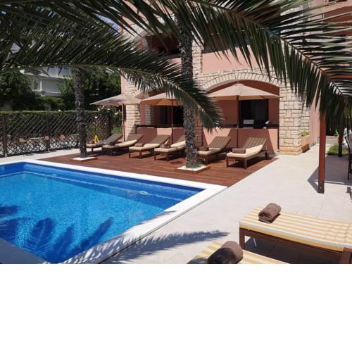 ‘Rooms and Apartments Anita’