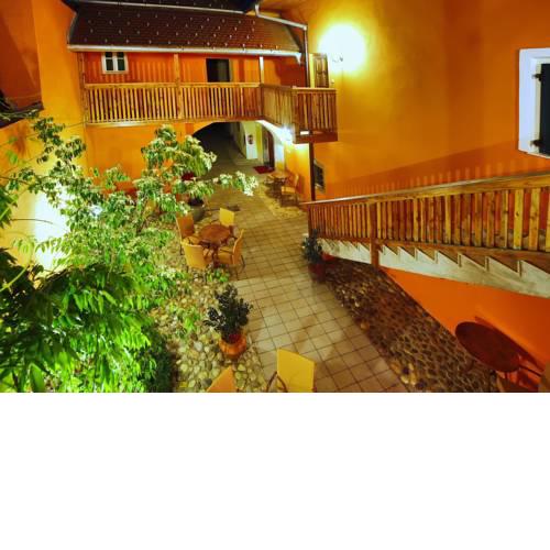 Rooms & Apartments Šilak