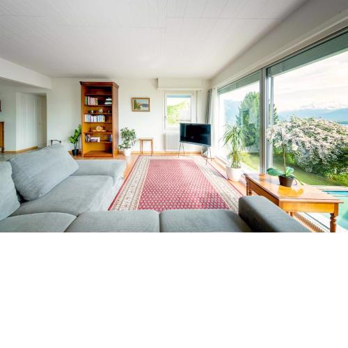 Rooms in Splendid Apartment with Parking-Stunning Lake View