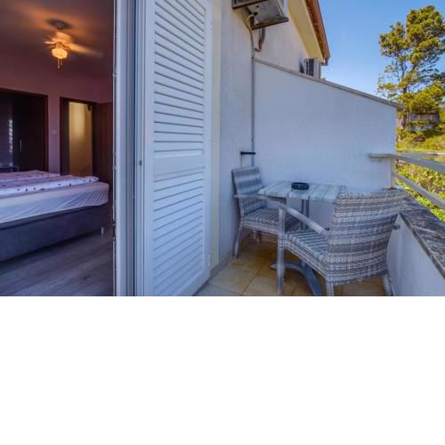 Rooms with a parking space Mali Losinj (Losinj) - 3445