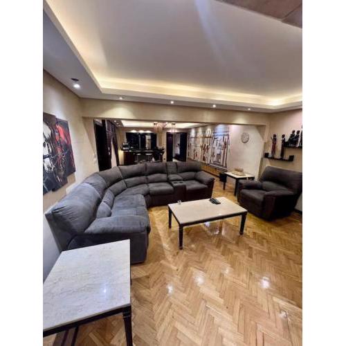 Rosa Black 2BR Suite with Hot Tub, Gym & Office