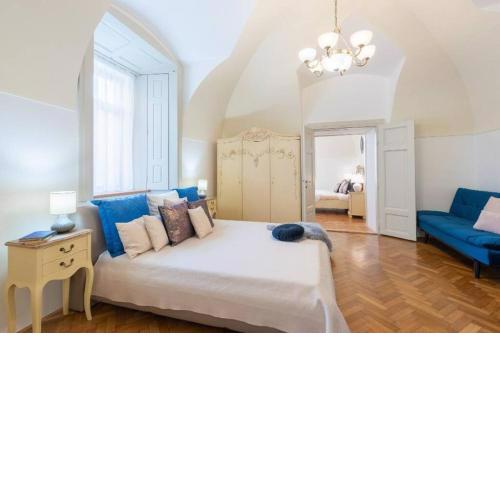 ROSE APARTMENTS / ROMANTIC & COZY / CITY CENTER