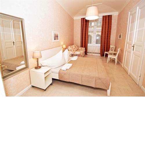 Rose Ruterra Suite