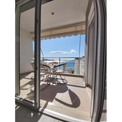 Rose Sea View Apartment