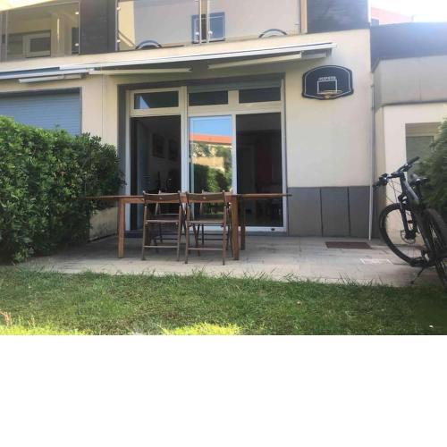 Rosemary House CODICE CITRA 0010037-LT-0363
